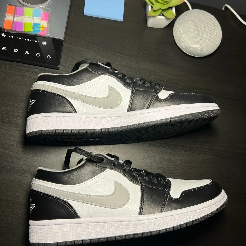 Mens Jordan 1 Low “Black Medium Grey” Size 11 - Picture 2 of 9